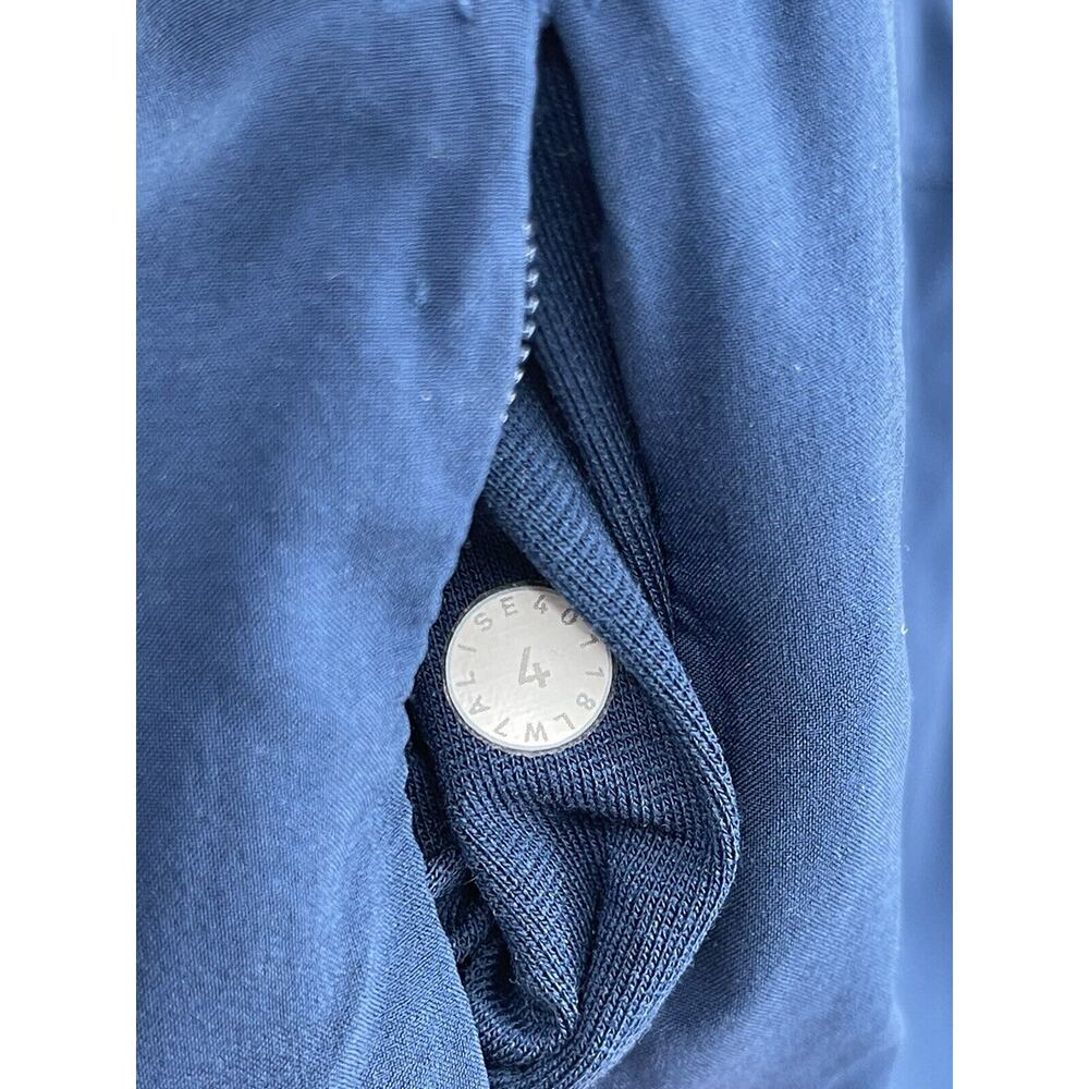 Lululemon Choose A Side Shorts Onyx Blue Efflorescent Dark Canyon Size 4 - Picture 8 of 8
